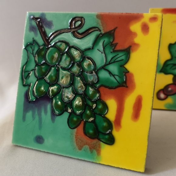 Set of Four Ceramic Pottery Tiles, Wine & Grape Motif, Vibrant, Hanging or Stand - Picture 6 of 9